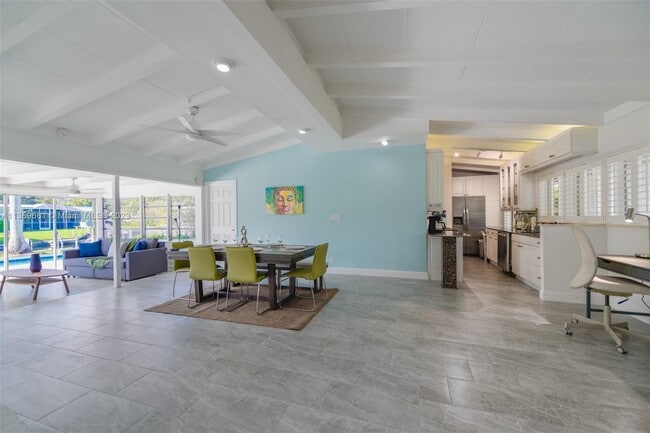 Building Photo - 2465 Bimini Ln