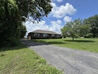 Building Photo - 1426 Alhambra Dr