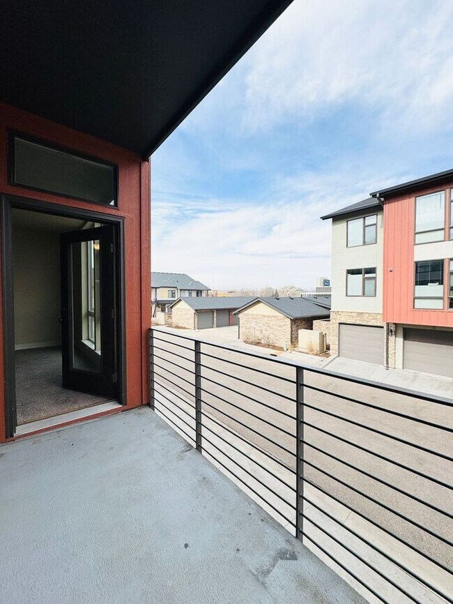 Building Photo - Gorgeous Flats at Rigden Farm 2bed 2bath Condo