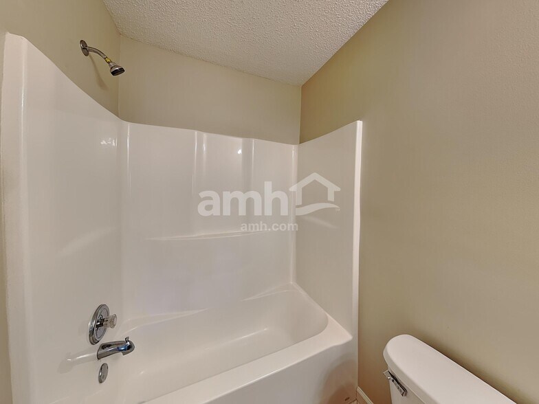 Building Photo - 117 Bainbridge Ct