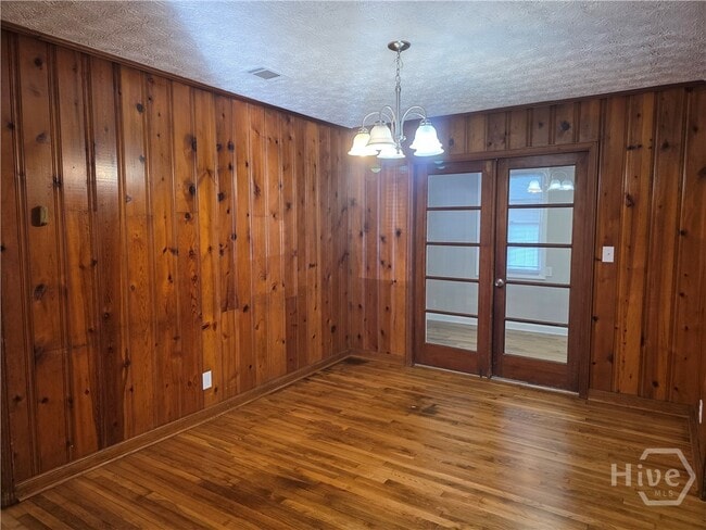 Building Photo - 8 Ronnie Ave