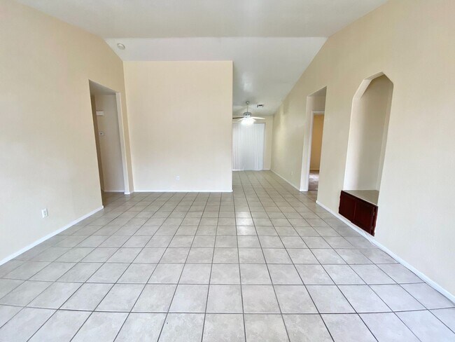 Building Photo - Charming single-story home