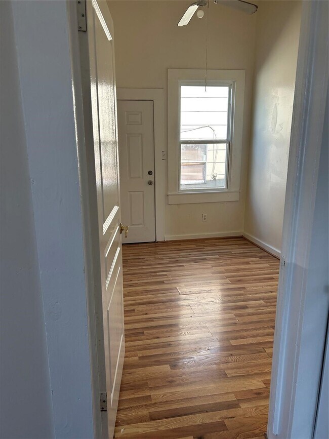 Building Photo - 1622 Pannell St
