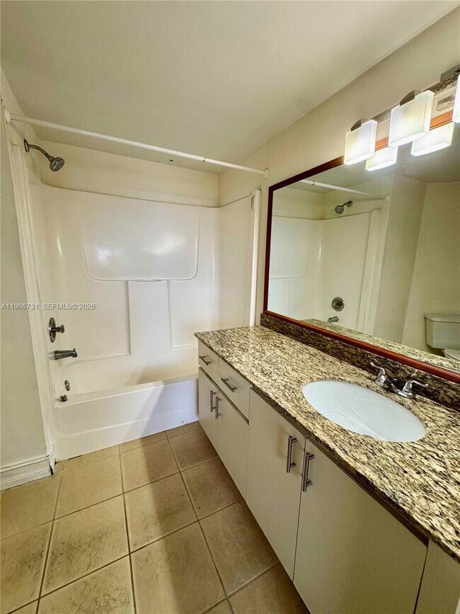 Building Photo - 9731 Fontainebleau Blvd