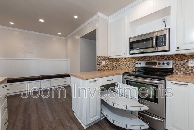 Building Photo - 444 S Los Robles Ave