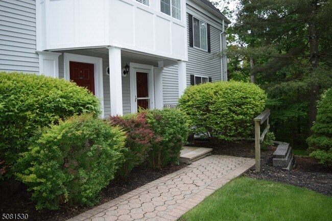 Building Photo - 177 Riveredge Dr