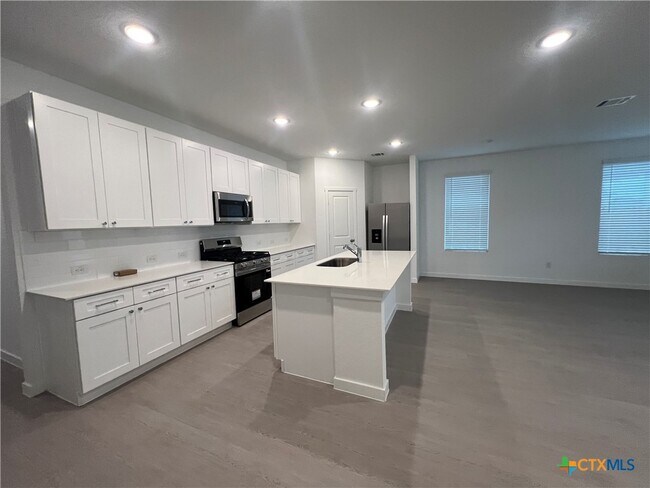 Building Photo - 8908 San Carlos