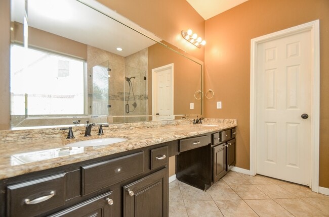 Building Photo - 12811 Candace Ct