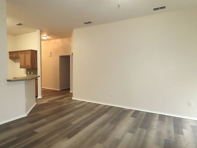 Building Photo - Beautiful 3 Bedroom, 2 Bath Home in Flint!