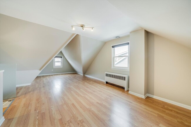 Building Photo - Entire House Rental