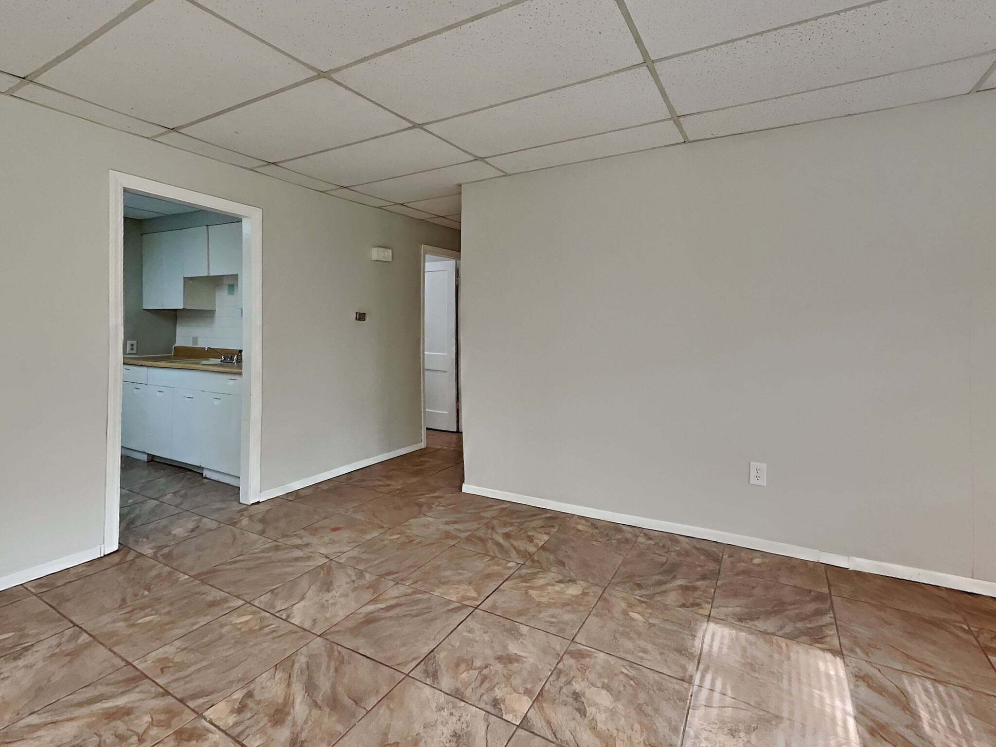 Building Photo - 1256 S Willow Ln Ave