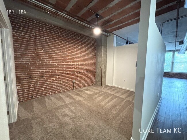 Building Photo - 204 Walnut St