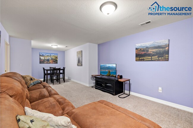 Building Photo - Students Welcome! Charming 4 Bedroom 4 Bathroom Townhome in Desirable West Fort Collins!