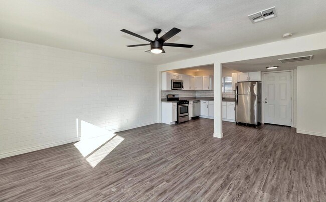 Living Room - 6725 E Earll Dr