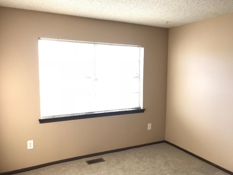 Building Photo - 6941 S Knolls Way