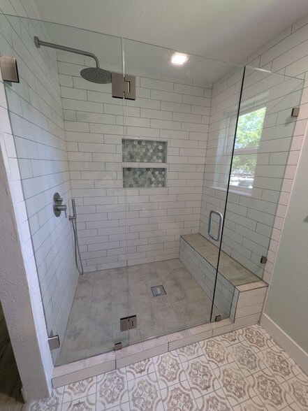 Building Photo - 9705 Marlborough Dr