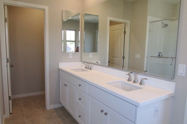 Building Photo - 3 Bed, 3.5 Bath Detached Home in Portola S...