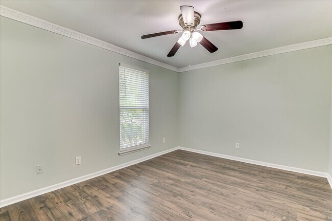 Building Photo - 230 Ronstadt Dr