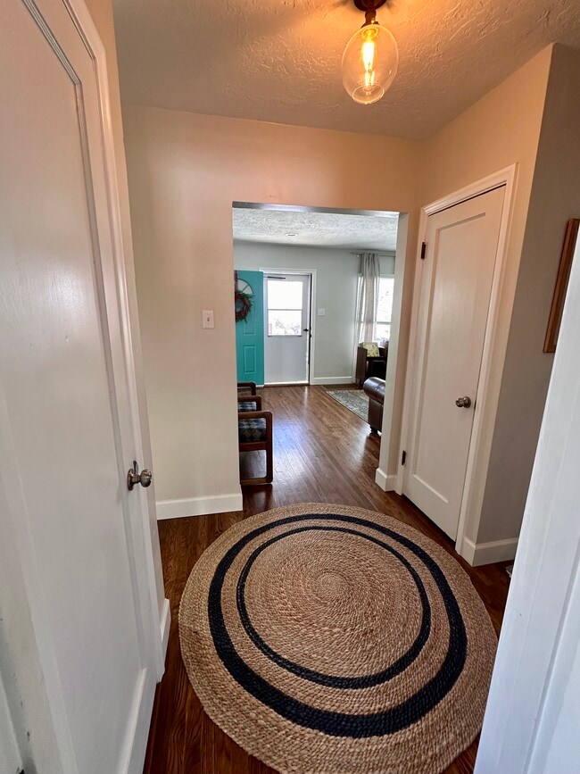 Building Photo - 2560 Fillmore Ave