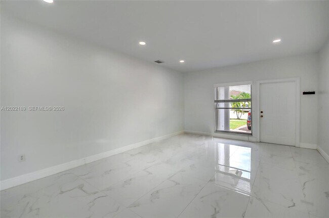 Building Photo - 15548 SW 19th Ln