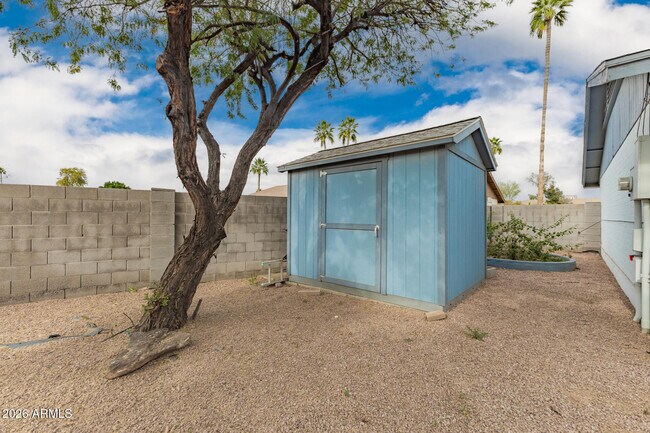 Building Photo - 3541 E Dahlia Dr