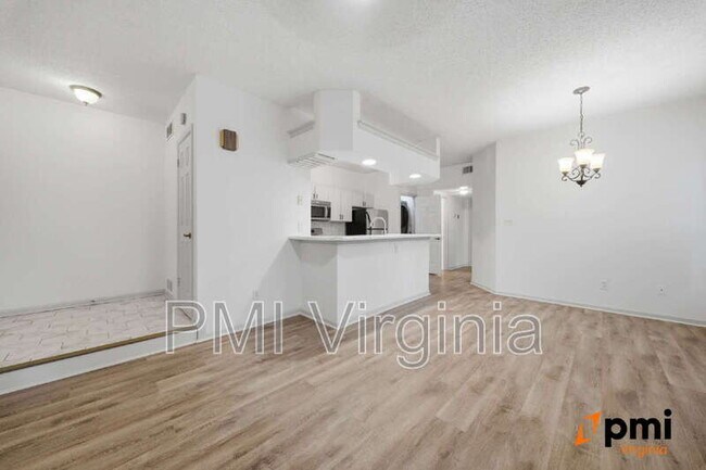 Building Photo - 3209 Jade Ct