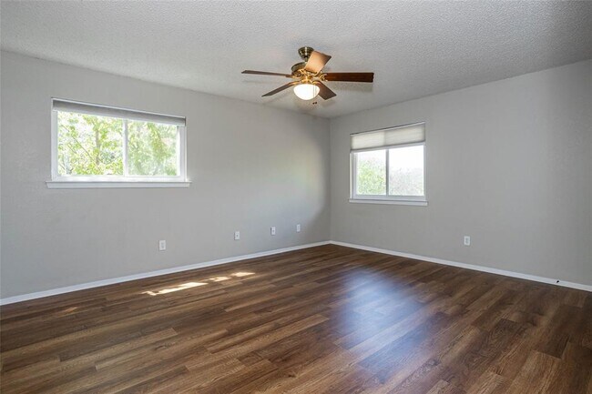 Building Photo - 3611 Gable Dr