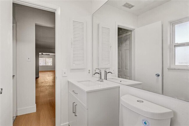 Building Photo - 7012 Pin Cherry Ln