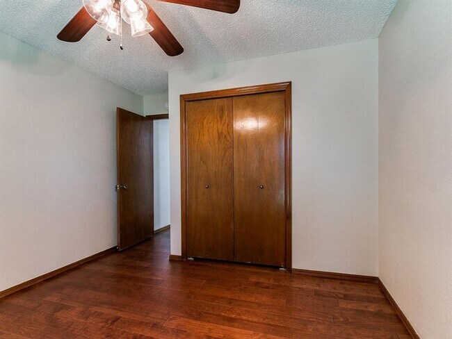 Building Photo - 4721 Persimmon Ct