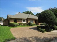 Building Photo - 6711 Lovington Dr