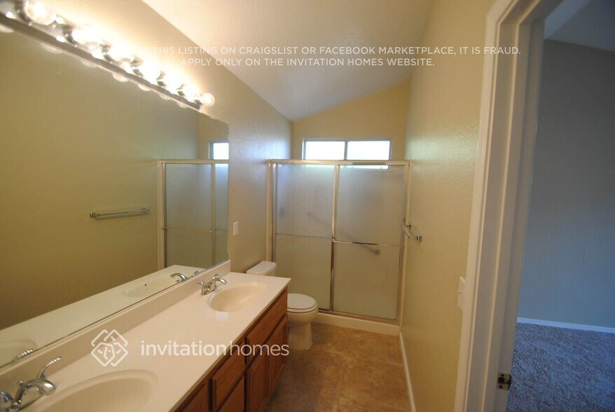 Building Photo - 4856 Clydebank Way