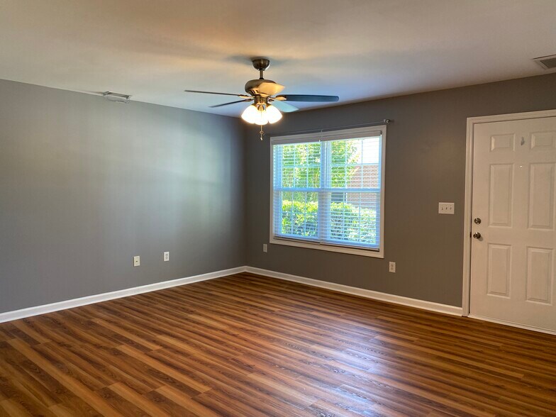 Another view of living room from the dining area. - 1305 Cedar Shoals Drive #500