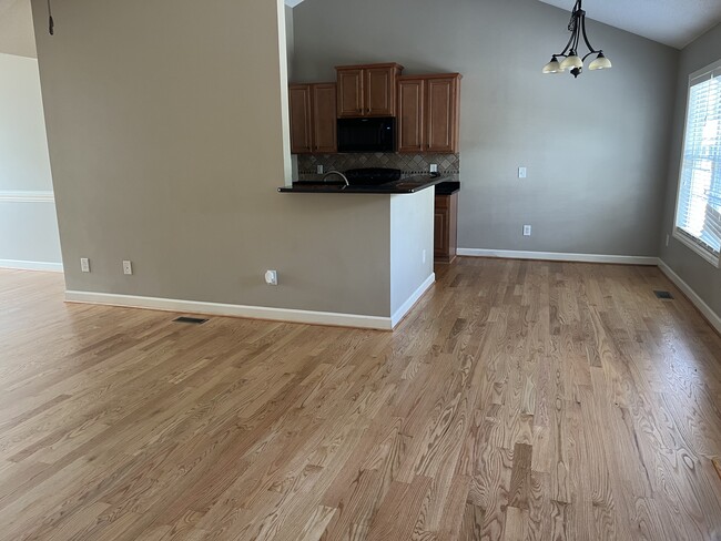 Building Photo - 650 Northview Dr