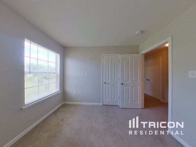 Building Photo - 5504 Graypark Dr