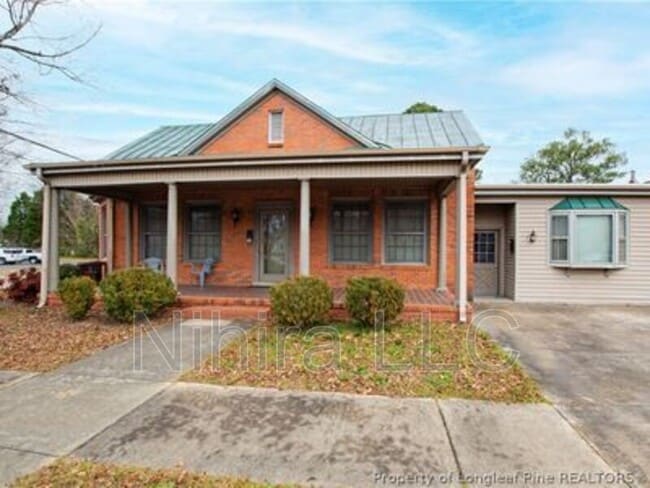 Primary Photo - 310 W Broad St