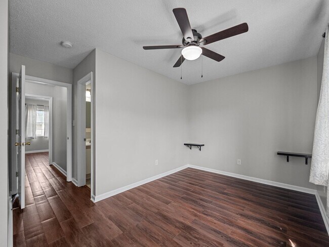 Building Photo - Welcome to Marsh Oaks!