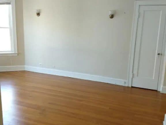 Building Photo - 1914 W Morse Ave