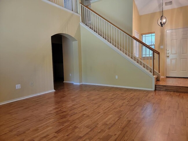 Building Photo - 14808 Sassafras Trail