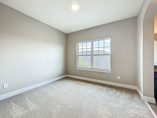 Building Photo - 9421 Dugard Ct