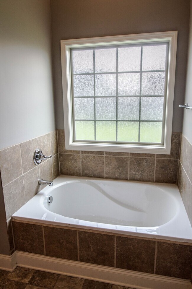 Building Photo - Pet Friendly Ranch Home!