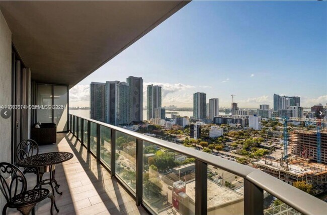 Building Photo - 121 NE 34th St