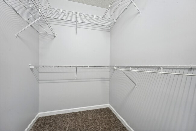Building Photo - 223 Wintergreen Dr