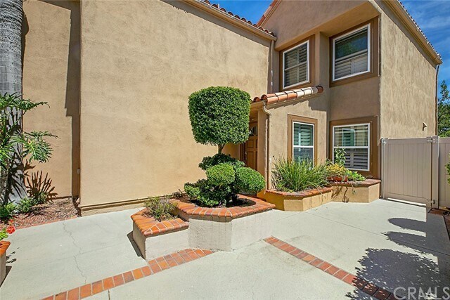 Building Photo - 23 Las Cruces