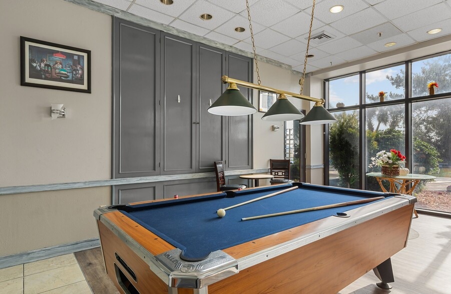 Building Photo - 5308 N Ocean Blvd