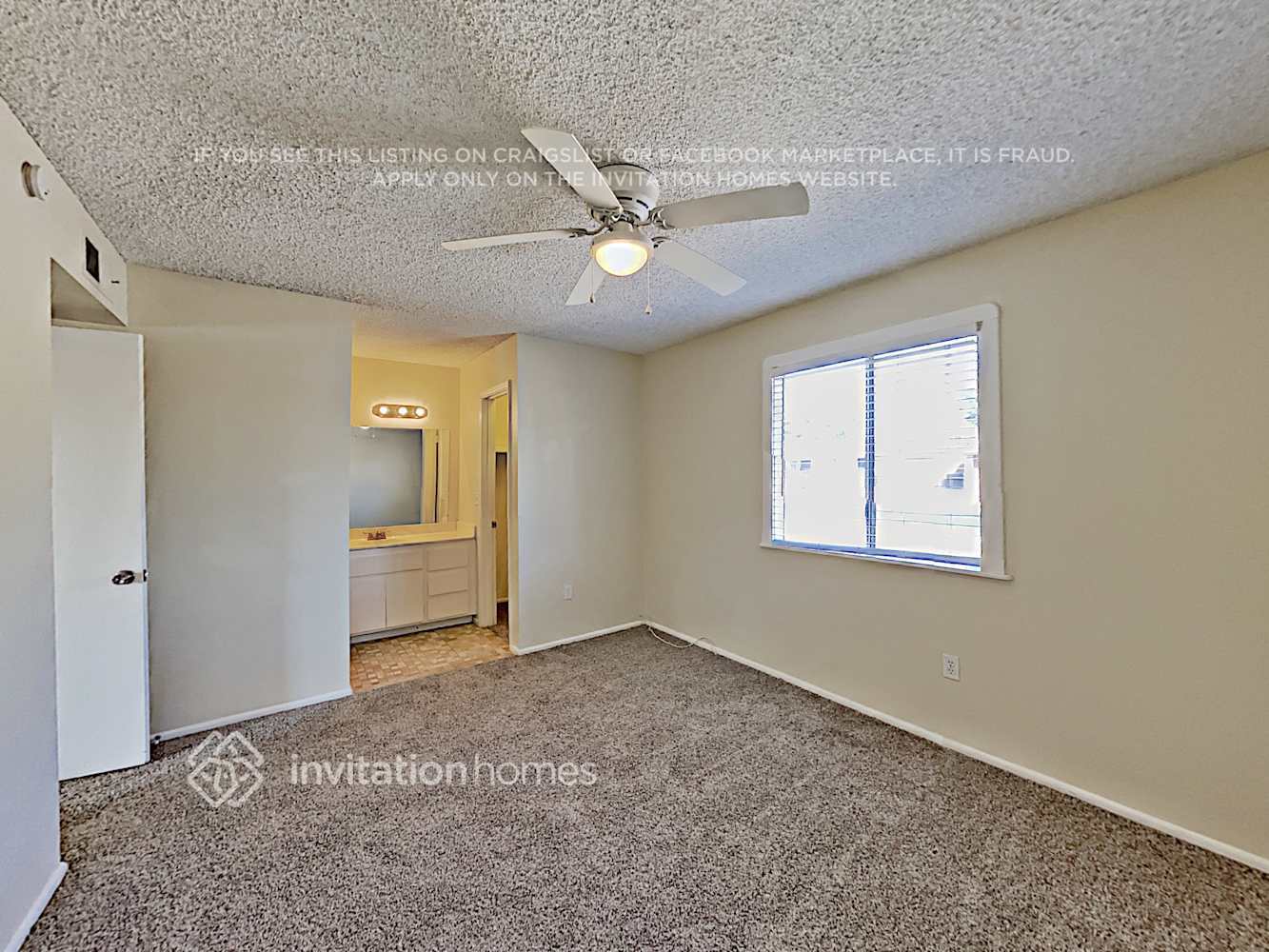 Building Photo - 2853 E Escondido Ave