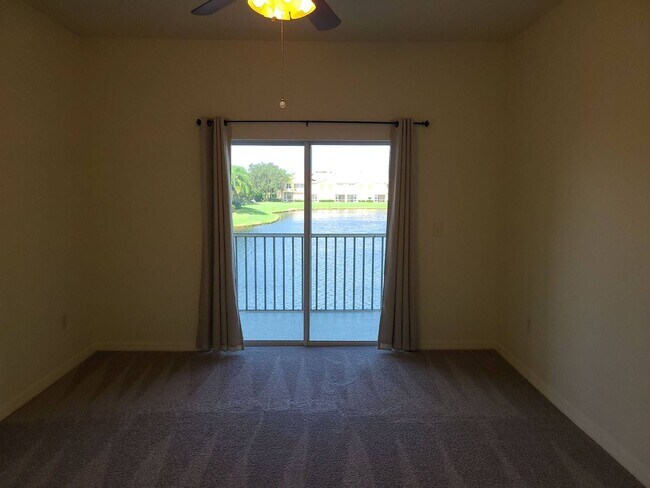 Building Photo - 3 Bed/ 2 Bath Condo w/1 Car Garage $2,000 ...