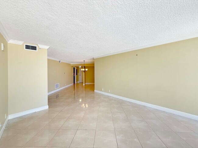 Building Photo - 3000 N Ocean Dr