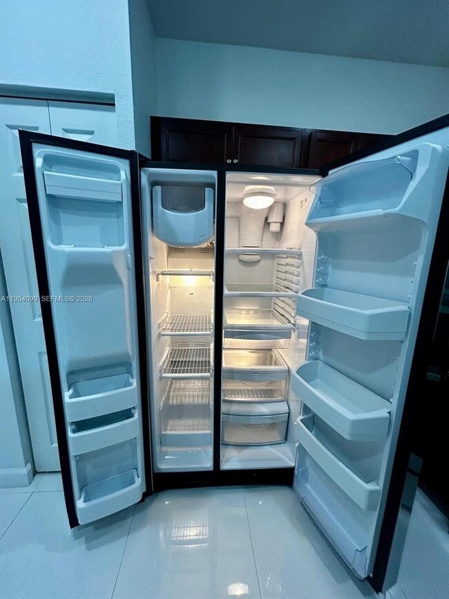 Building Photo - 3320 W 92nd Pl