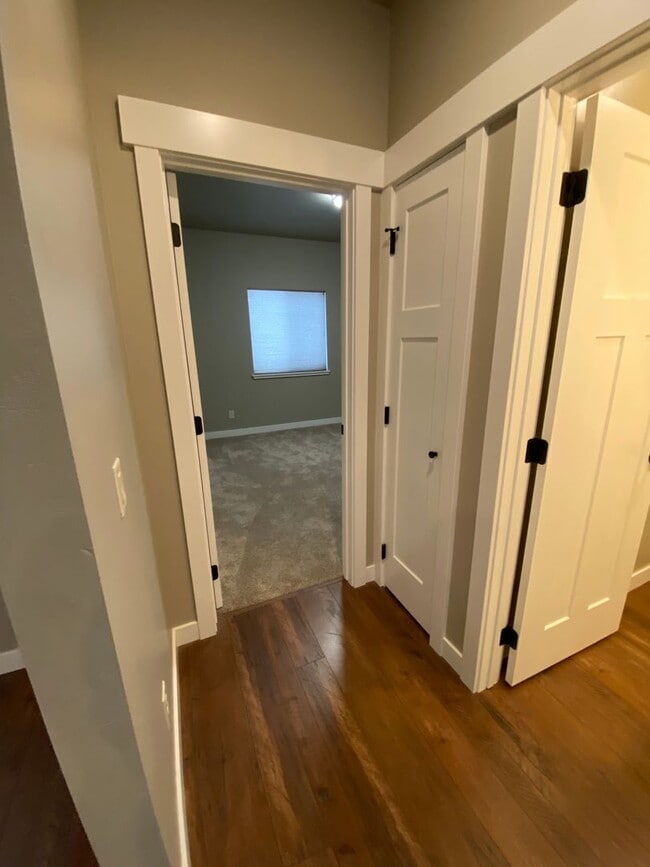 Building Photo - Newer Home - 3 Bedroom - 2 Bath - Corvallis