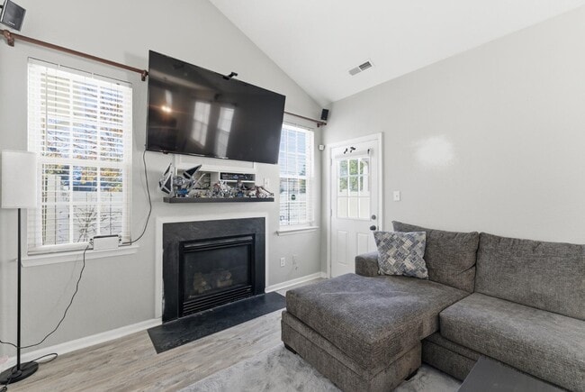 Building Photo - 3688 Cainhoy Ln